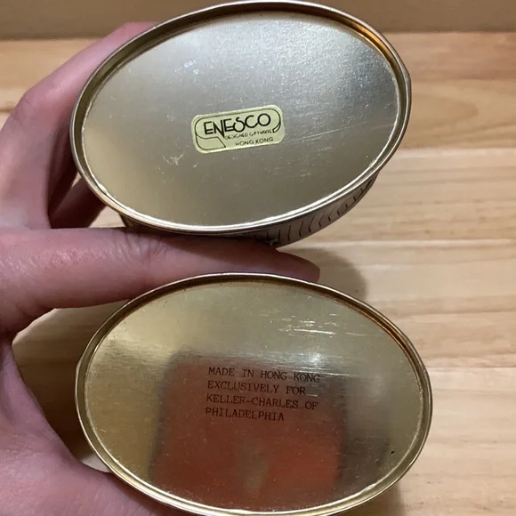 Small Easter tins with lids and handles. bunnies, Van Duyn chocolates. - Picture 14 of 16